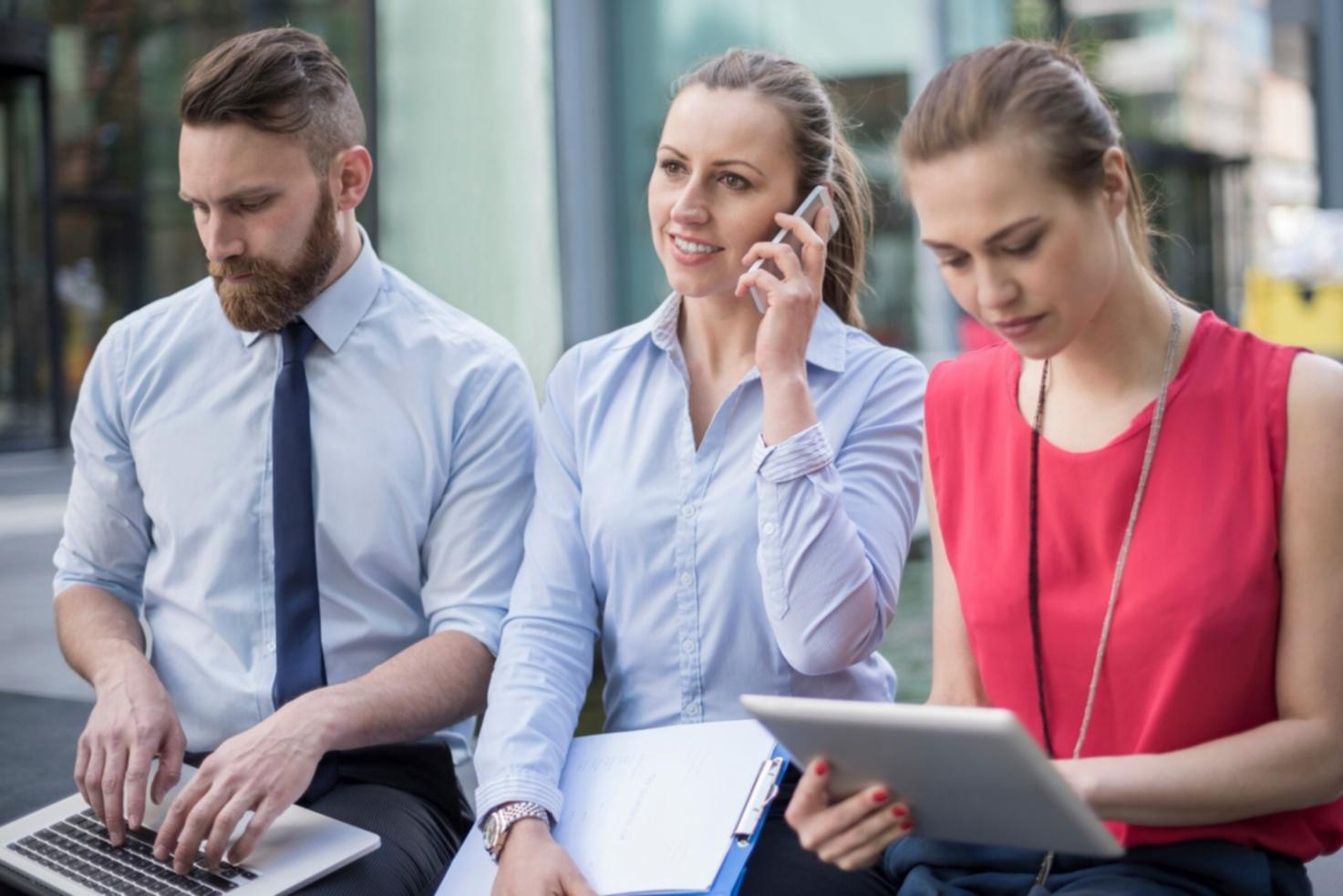 Students analyzing behavioral patterns during a group exercise session